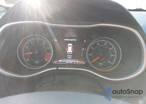 2015 Jeep Cherokee Trailhawk from USA, damaged, VIN 1C4PJMBS9FW780037